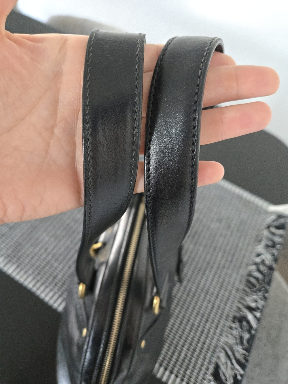 Vintage YSL Muse Bag – Good Condition - Picture 4 of 17